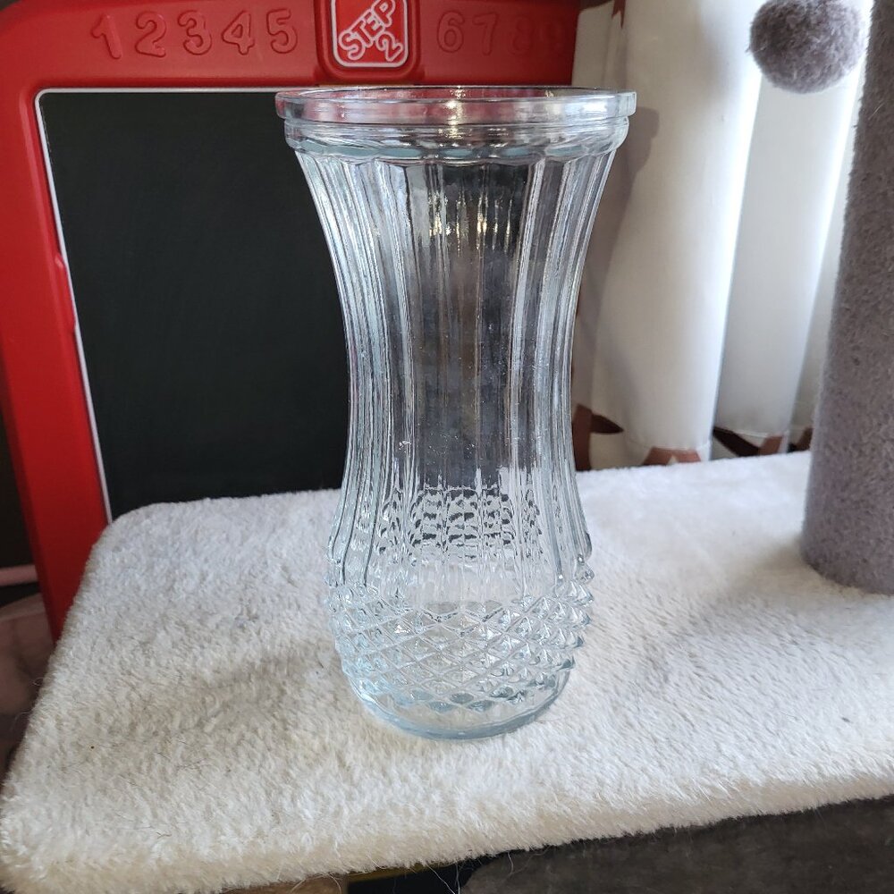 Vintage Hoosier Glass Vase 8 1/2" Ribbed & Diamond Pressed #4088A GUC SEE PICS